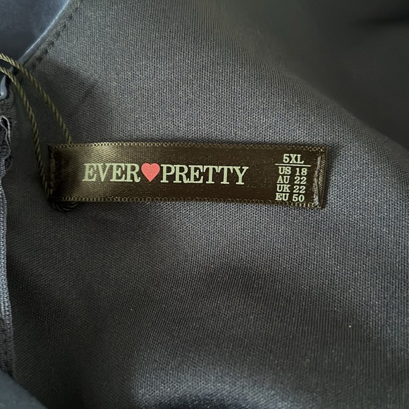 Navy blue prom dress with a sequin/mesh waistline - Picture 6 of 6